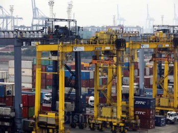 Surplus Neraca Perdagangan Diproyeksi Terus Menyempit Tahun Ini, Ekonom Beberkan Dampaknya