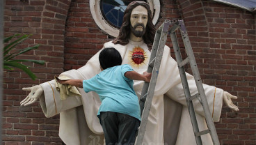Bersih Gereja Sambut Paskah