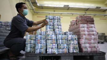 Rupiah Melemah jelang Rapat The Fed, Dekati Rp15.600 per Dolar AS