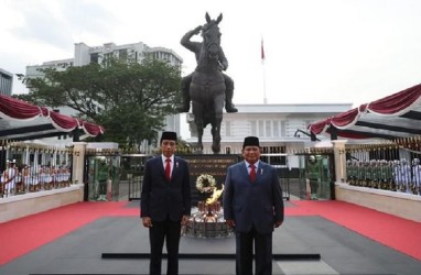 Jokowi Tak Salami Prabowo Usai Bayar Zakat, Sekadar Gimik Politik?