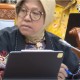 Momen Risma Menangis Kala DPR "Lihat Wajah Mensos" Pada Lansia yang Tak Dapat Bansos
