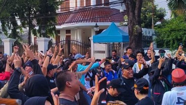 Refly Harun Jadi Orator Massa Kontra Hasil Pemilu, Kubu Pro Setel Lagu Oke Gas