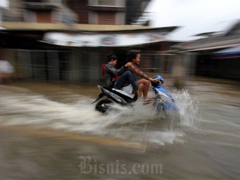 Banjir Jakarta, 22 Maret: Ratusan Warga di Semper Barat Jakut Mengungsi