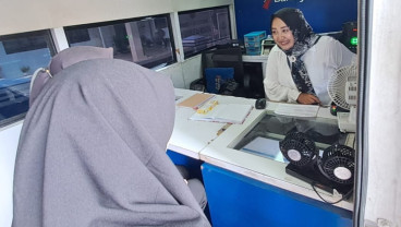 Dikepung Banjir, Bank Jateng Cabang Demak Buka Layanan Mobil Kas Keliling