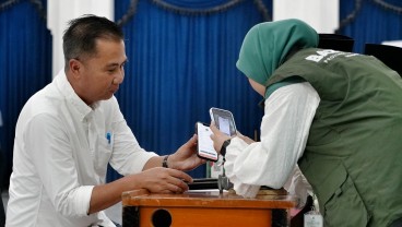 Potensi Jabar Capai Rp30 Triliun, Bey Ajak Warga Segera Tunaikan Zakat Fitrah