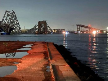 Jembatan Francis Scott Key di Baltimore AS Ambruk Ditabrak Kapal Kargo
