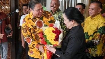 Banteng dan Beringin Bersaing Menjadi Penguasa Parlemen