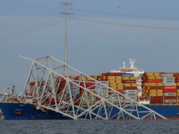 Kapal yang Tabrak Jembatan di Baltimore Bawa Kargo Furnitur IKEA Hingga Sepatu dari Indonesia