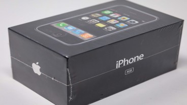 iPhone 4GB Generasi Pertama Laku Dilelang Seharga Rumah!