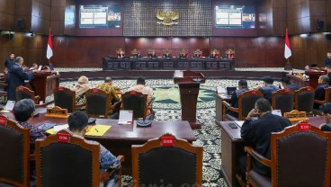 Jadi Saksi Sidang MK, Faisal Basri Singgung Politik Gentong Babi dan Mobilisasi Pejabat