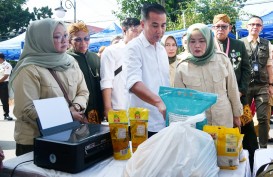 Bey Resmikan Operasi Pasar Bersubsidi di Kota Sukabumi