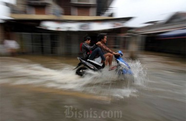BPBD DKI Catat 40 RT di Jakarta Masih Banjir, 5 Ruas Jalan Tergenang Air