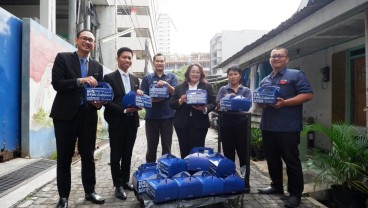Aston Inn Pandanaran Semarang Bagikan Hantaran Buka Puasa