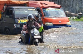 Arus Mudik Pantura Kaligawe Semarang Terganggu Banjir