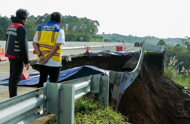 Tol Bocimi Longsor Lagi! Area Ambles di KM 64 Makin Lebar