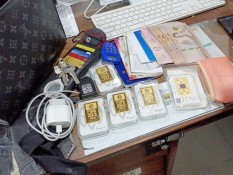Petugas Keamanan Stasiun Semarang Tawang Kembalikan Tas Berisi Emas dan Uang Asing Senilai Rp510 Juta