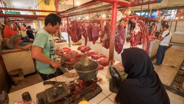 Harga Daging Sapi hingga Tomat Melonjak H-1 Lebaran, Pembeli: Bawa Duit Rp100.000 Nggak Cukup