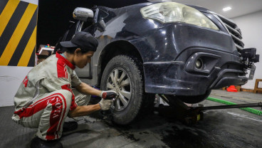 Auto Shops Brace for Eid Tailwind