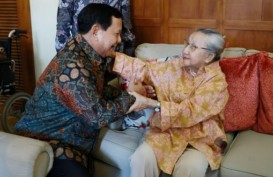 Prabowo Bagikan Momen Bareng Sang Tante Soekartini yang Berusia 105 Tahun