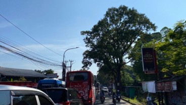 Macet di Puncak Belum Surut, One Way ke Jakarta Tak Ampuh