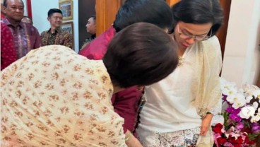 Momen '3 Eyang' Sri Mulyani, Retno Marsudi dan Megawati Berkumpul, Saling Komentari Busana