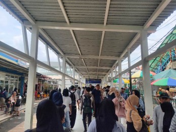 Libur Lebaran, Penumpang KRL Jabodetabek Membeludak di Stasiun Bogor