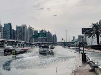 Dubai 'Lumpuh' Diterjang Badai Besar