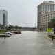 Foto-Foto Dubai Terendam Banjir Akibat Hujan Lebat, Mobil Mewah Tergenang