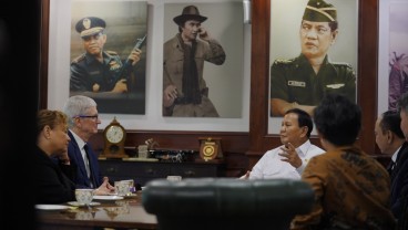 Potret Pertemuan CEO Apple Tim Cook dan Menhan Prabowo Subianto