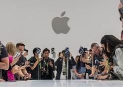 Apple PDKT ke Indonesia, Sahamnya Buy or Bye?