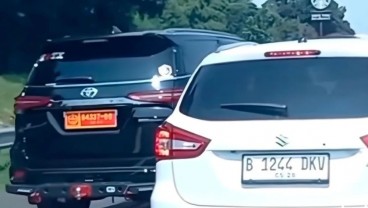 Polisi Sebut Pengemudi Fortuner Ugal-ugalan Sempat Buang Pelat TNI di Lembang