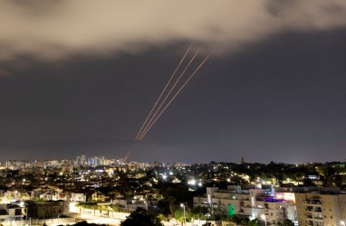 Israel Serang Iran Pakai Rudal, Maskapai Ini Terpaksa Mendarat di Turki