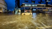 Viral Video Warga Dubai Pakai Jetski Saat Banjir