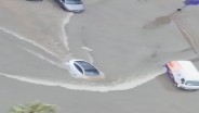 Mobil Listrik Tesla Disebut 'Amfibi', Terobos Banjir Besar