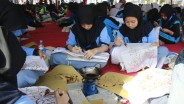 Peringati Hari Kartini, 1.054 Milenial Rembang Diajak Membatik