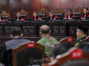 Alasan 3 Hakim MK Setuju Pemungutan Ulang: Cawe-cawe Jokowi hingga Politisasi Bansos