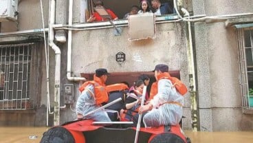 China Dilanda Banjir Bandang, 110.000 Warga Terpaksa Dievakuasi