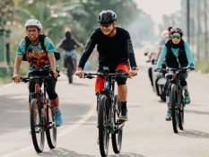 Momen Ganjar Pranowo Sepedaan saat KPU Umumkan Kemenangan Prabowo-Gibran