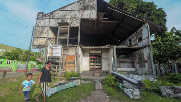 Bangunan Peninggalan Masa Kolonial Terbengkalai di Batanghari
