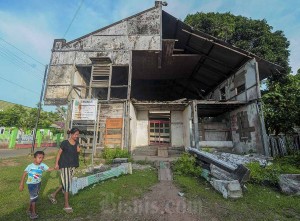 Bangunan Peninggalan Masa Kolonial Terbengkalai di Batanghari