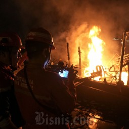 Kebakaran Kapal di Cilacap
