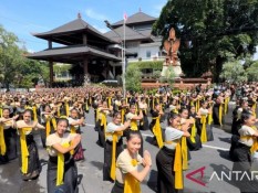 Ribuan Penari Bali Merayakan Hari Tari Sedunia