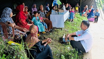 Kunjungi Lokasi Tanah Bergerak di Cianjur, Bey Minta PVMBG Segera Lakukan Asesmen