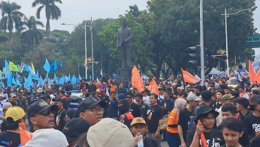 Hari Buruh 1 Mei 2024: Massa Buruh Kepung Kawasan Patung Kuda