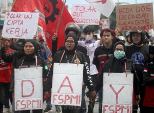 Aksi Damai Hari Buruh di Makassar