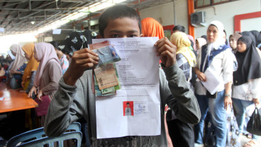Pencairan Bantuan Sosial (Bansos) Program Keluarga Harapan (PKH) di Makassar