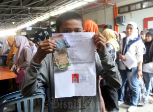 Pencairan Bantuan Sosial (Bansos) Program Keluarga Harapan (PKH) di Makassar