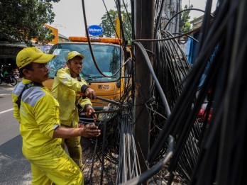 Setahun Kasus Sultan, Kabel Internet Menjuntai Masih Ramai di Jakarta