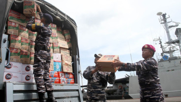 Lantamal VI dan PGI Salurkan Bantuan Untuk Korban Bencana Alam