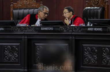 Tanda Tangan Seluruh Pemilih di Bangkalan Mirip, Hakim MK Cecar KPU